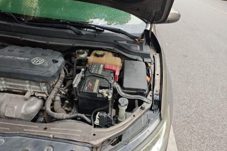 Used Buick GT 2015 15N Automatic Deluxe Edition Engine Bay Left