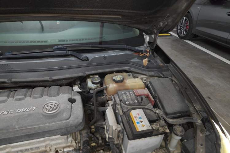 Used Buick GT 2015 15N Automatic Entry-Level Trim Engine Bay Left