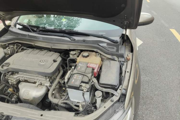 Used Buick GT 2015 15N Automatic Deluxe Edition Engine Bay Left