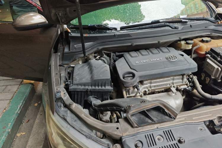 Used Buick GT 2015 15N Automatic Deluxe Edition Engine Bay Right