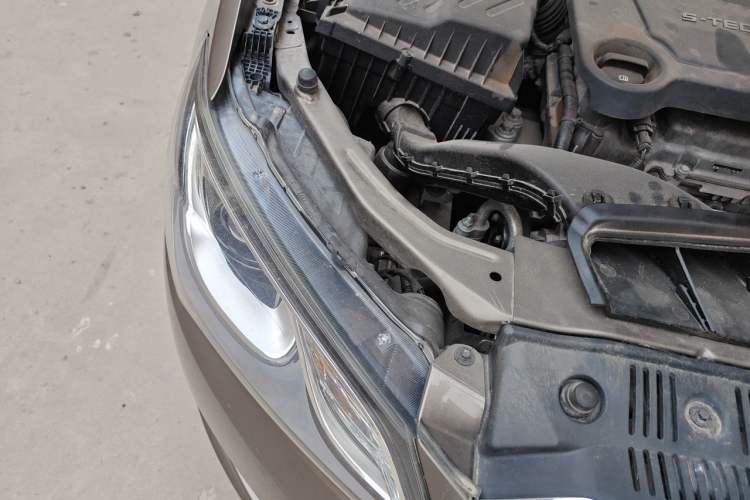 Used Buick GT 2015 15N Automatic Deluxe Edition Engine Bay Right