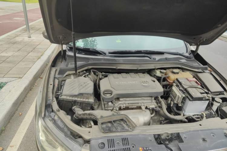 Used Buick GT 2015 15N Automatic Deluxe Edition Engine Bay Right