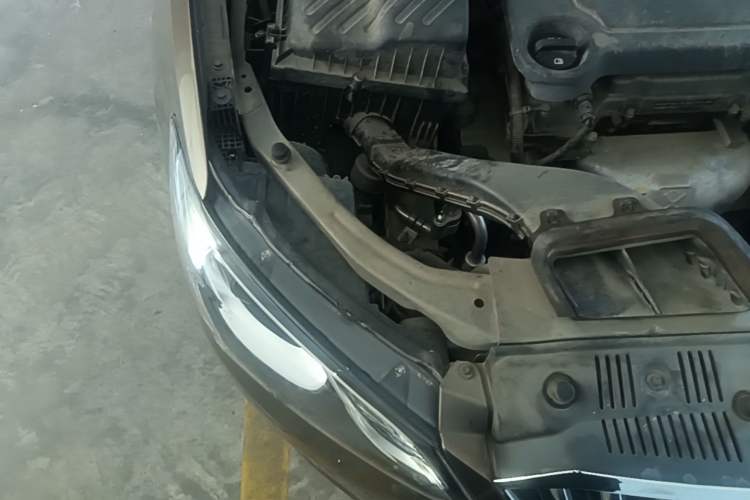 Used Buick GT 2015 15N Automatic Deluxe Edition Engine Bay Right