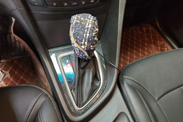 Used Buick GT 2015 15N Automatic Deluxe Edition Gear Lever