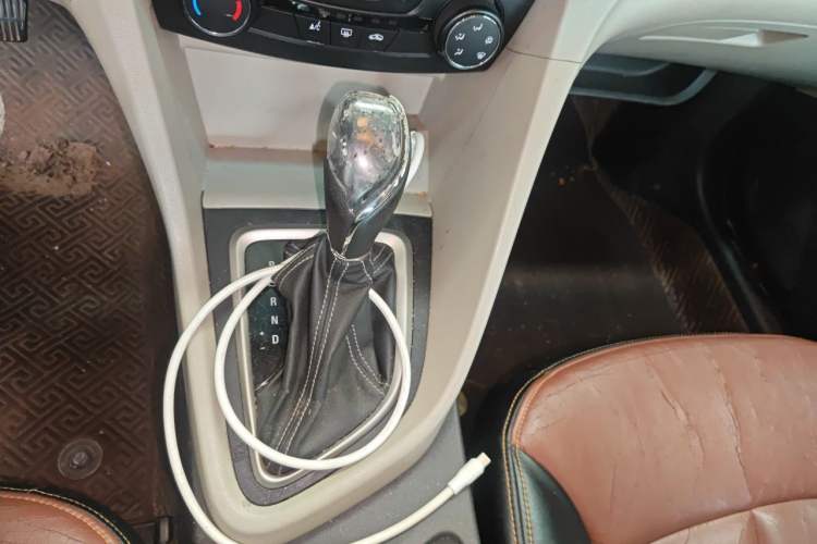 Used Buick GT 2015 15N Automatic Elite Version Gear Lever