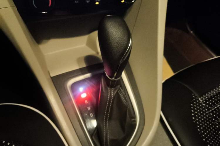 Used Buick GT 2015 15N Automatic Elite Version Gear Lever