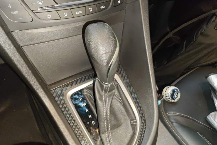 Used Buick GT 2015 15N Automatic Deluxe Edition Gear Lever
