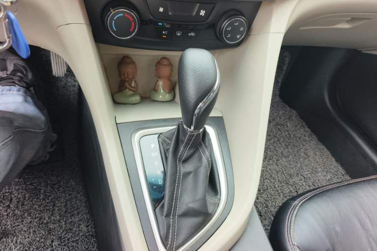 Used Buick GT 2015 15N Automatic Elite Version Gear Lever