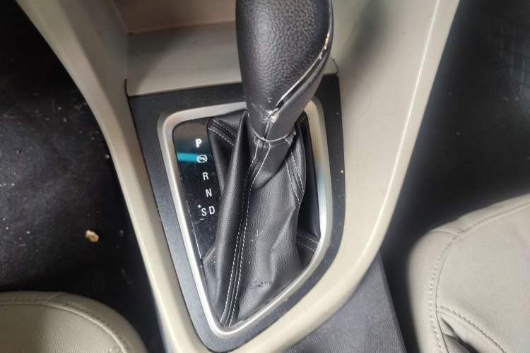 Used Buick GT 2015 15N Automatic Elite Version Gear Lever