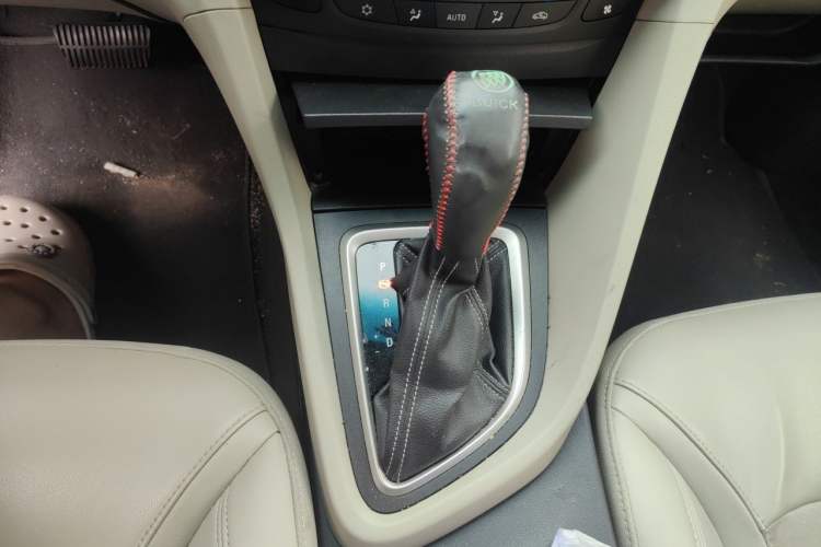 Used Buick GT 2015 15N Automatic Deluxe Edition Gear Lever