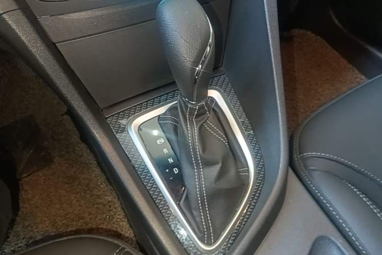 Used Buick GT 2015 15N Automatic Deluxe Edition Gear Lever
