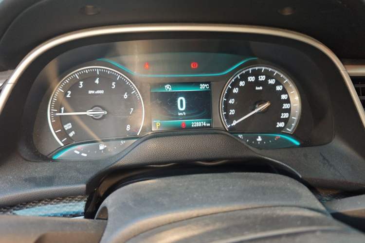Used Buick GT 2015 15N Automatic Deluxe Edition Instrument Cluster