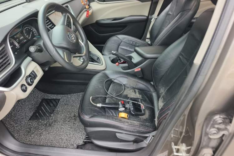 Used Buick GT 2015 15N Automatic Elite Version Left Front Seat