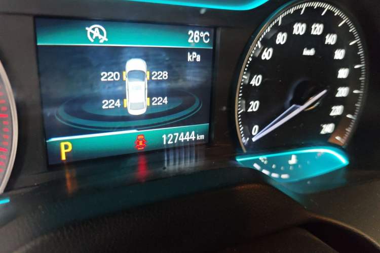 Used Buick GT 2015 15N Automatic Deluxe Edition Odometer Close Up