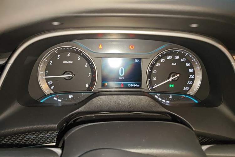 Used Buick GT 2015 15N Automatic Deluxe Edition Odometer Close Up