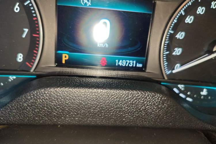 Used Buick GT 2015 15N Automatic Elite Version Odometer Close Up