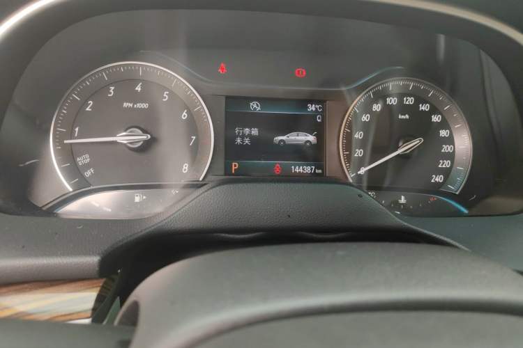 Used Buick GT 2015 15N Automatic Deluxe Edition Odometer Close Up