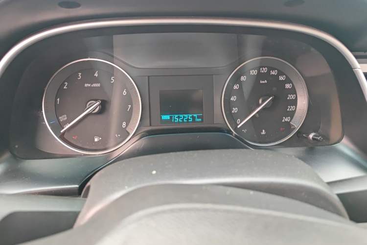 Used Buick GT 2015 15N Automatic Entry-Level Trim Odometer Close Up