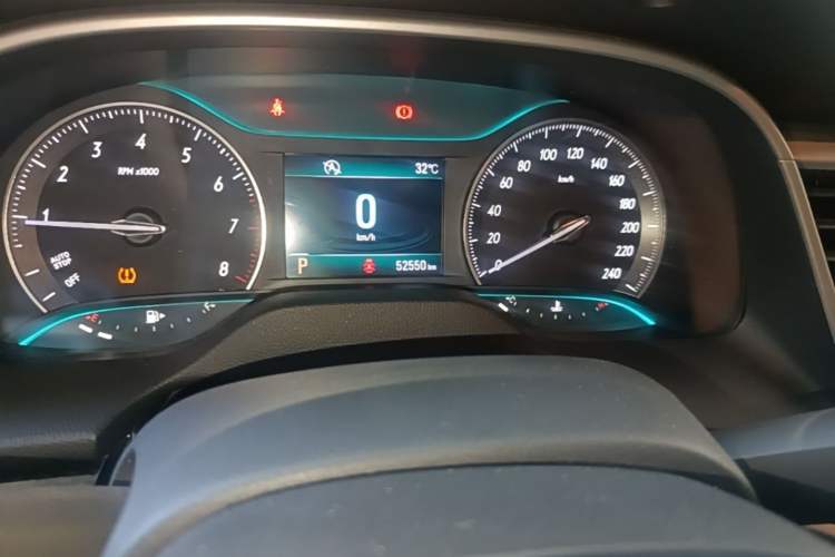 Used Buick GT 2015 15N Automatic Deluxe Edition Odometer Close Up