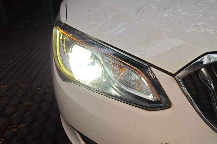 Used Buick GT 2015 15N Automatic Deluxe Edition Right Front Headlight