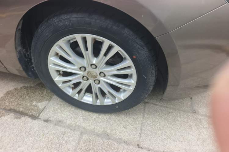 Used Buick GT 2015 15N Automatic Elite Version Right Front Wheel Hub