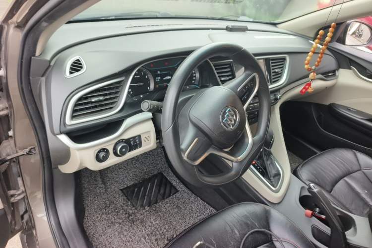 Used Buick GT 2015 15N Automatic Elite Version Steering Wheel