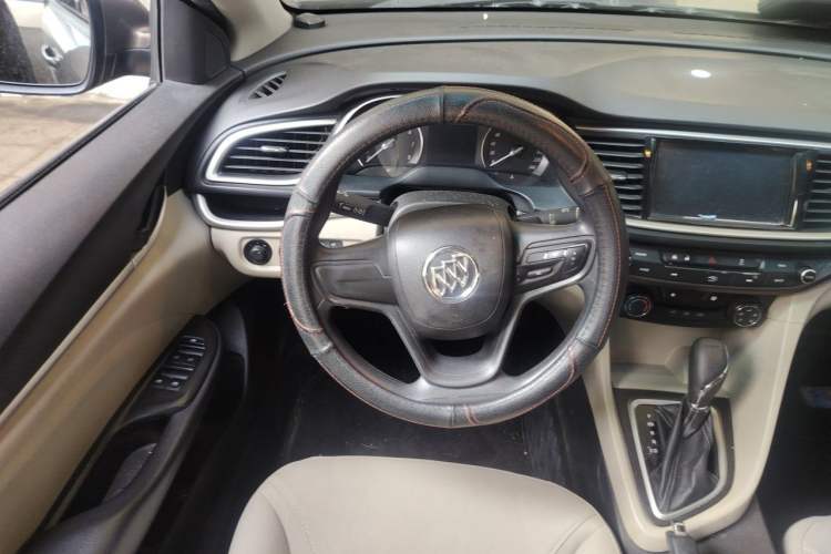 Used Buick GT 2015 15N Automatic Elite Version Steering Wheel