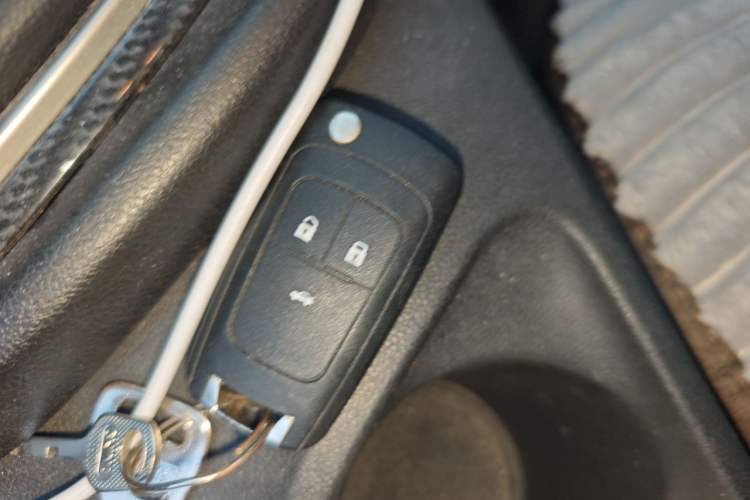 Used Buick GT 2015 15N Automatic Deluxe Edition Vehicle Key