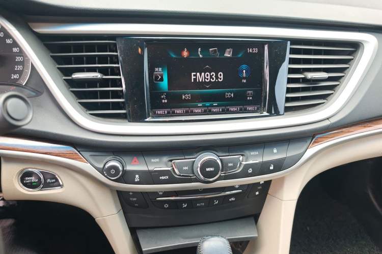 Used Buick GT 2015 15N Automatic Deluxe Edition Audio And AC Panel
