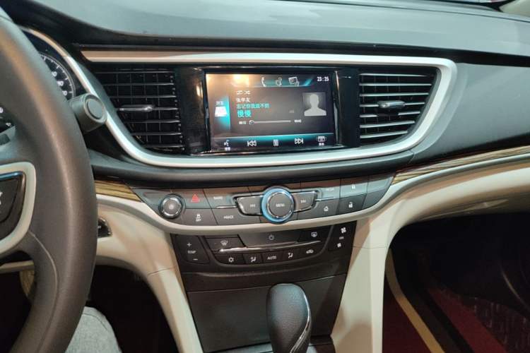 Used Buick GT 2015 15N Automatic Deluxe Edition Audio And AC Panel