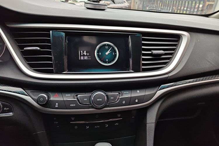 Used Buick GT 2015 15N Automatic Deluxe Edition Audio And AC Panel
