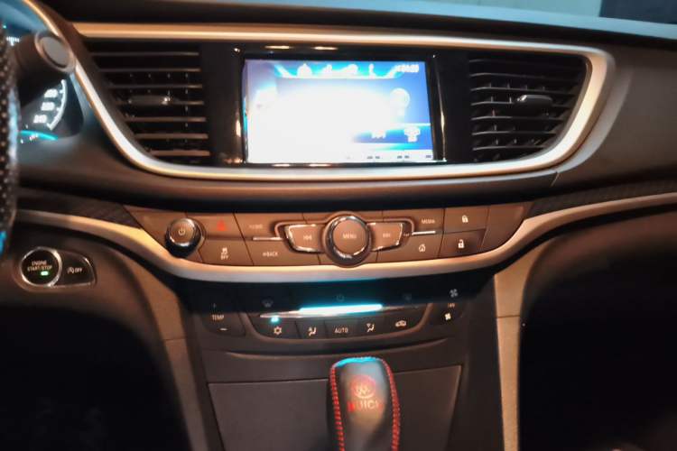 Used Buick GT 2015 15N Automatic Deluxe Edition Audio And AC Panel