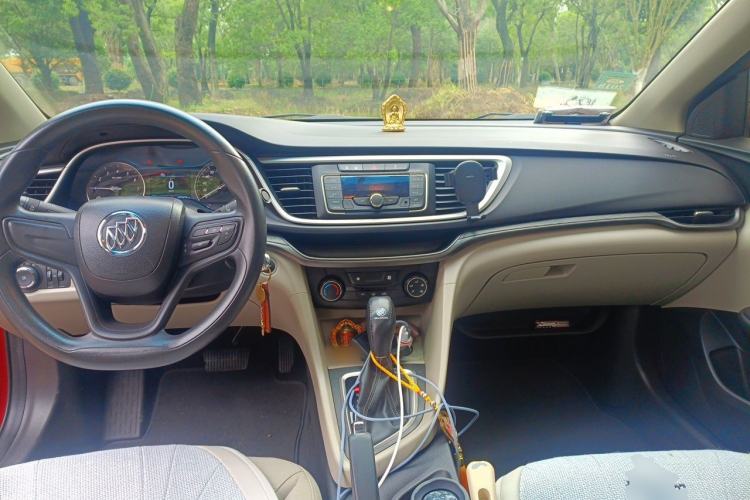 Used Buick GT 2015 15N Automatic Elite Version Center Console