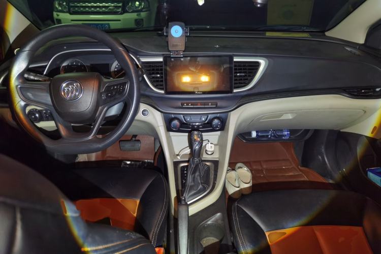 Used Buick GT 2015 18T Dual-Clutch Elite Model Center Console
