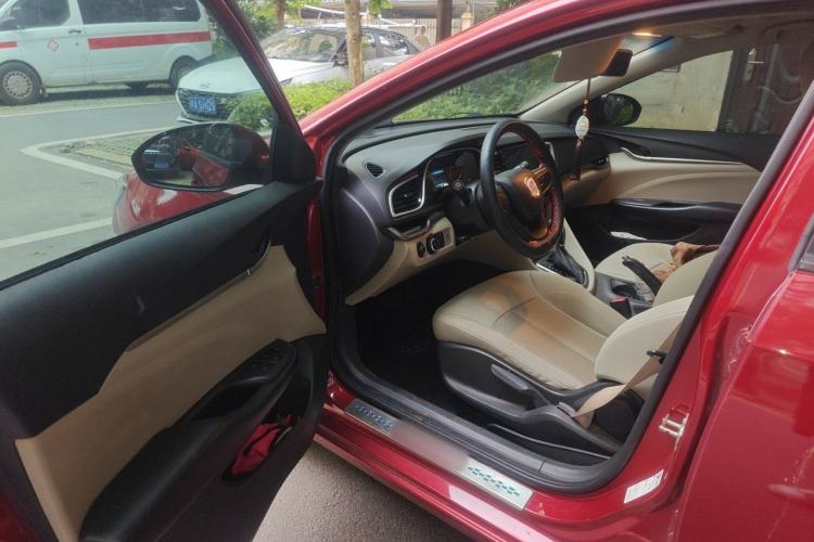 Used Buick GT 2015 15N Automatic Elite Version Driver Seat