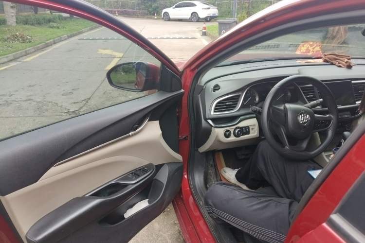 Used Buick GT 2015 15N Automatic Elite Version Driver Seat