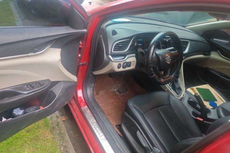 Used Buick GT 2015 15N Automatic Elite Version Driver Seat