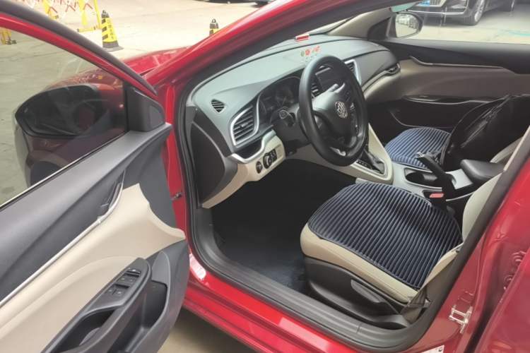 Used Buick GT 2015 15N Automatic Elite Version Driver Seat