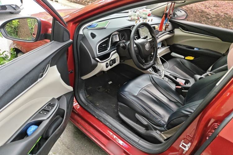 Used Buick GT 2015 15N Automatic Elite Version Driver Seat