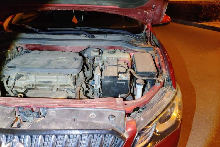 Used Buick GT 2015 15N Manual Luxury Version Engine Bay Left
