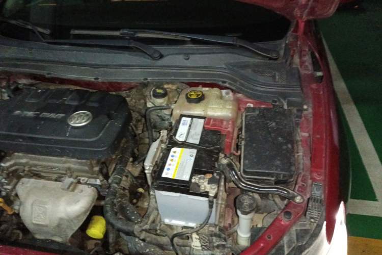 Used Buick GT 2015 15N Automatic Entry-Level Trim Engine Bay Left
