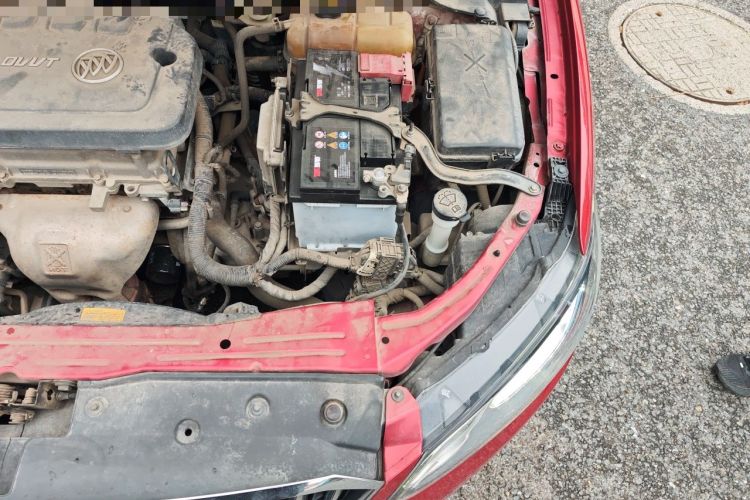 Used Buick GT 2015 15N Manual Luxury Version Engine Bay Left