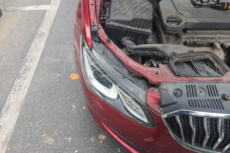 Used Buick GT 2015 15N Automatic Deluxe Edition Engine Bay Right
