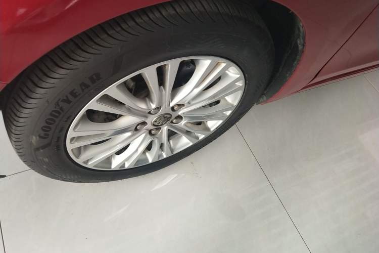 Used Buick GT 2015 15N Automatic Elite Version Exterior 4