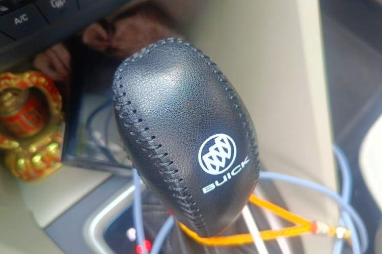Used Buick GT 2015 15N Automatic Elite Version Gear Lever