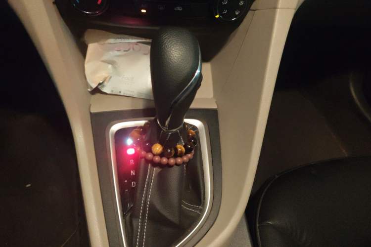 Used Buick GT 2015 15N Automatic Elite Version Gear Lever