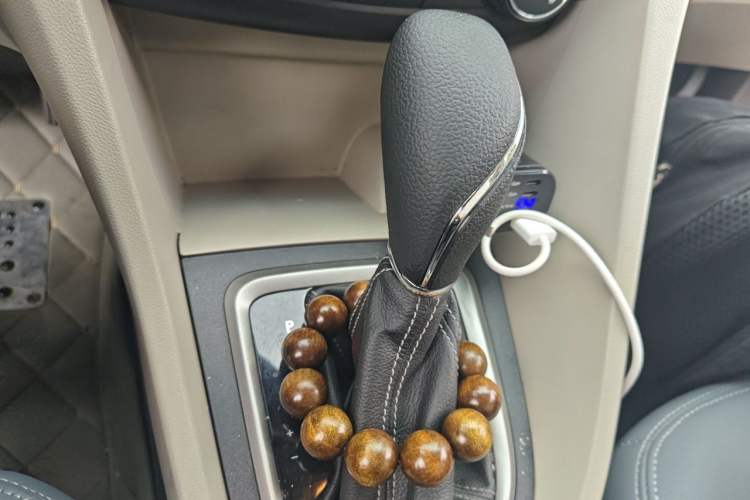 Used Buick GT 2015 15N Automatic Elite Version Gear Lever
