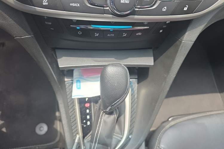 Used Buick GT 2015 15N Automatic Deluxe Edition Gear Lever