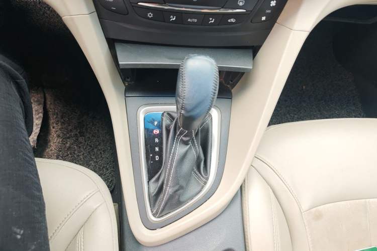 Used Buick GT 2015 15N Automatic Deluxe Edition Gear Lever