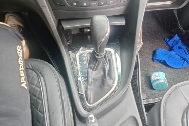 Used Buick GT 2015 15N Automatic Deluxe Edition Gear Lever